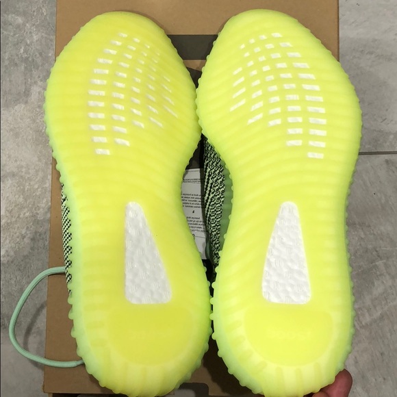 Yeezy 350 Boost - Picture 14 of 15